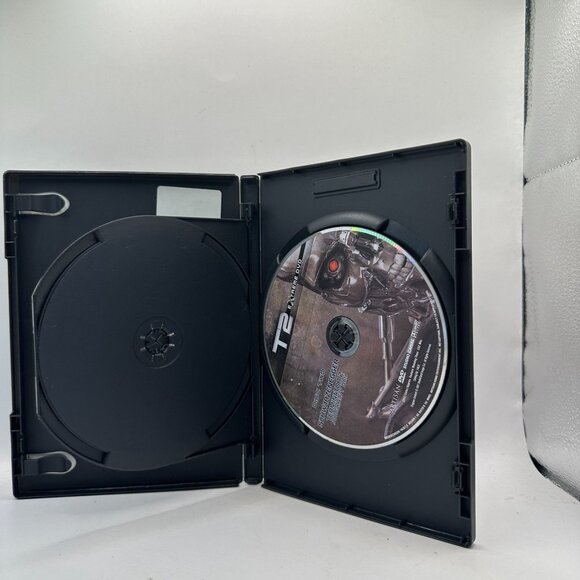 T2: Extreme DVD - 2 Disc Set - Arnold Schwarzenegger Sci-Fi Action Movie - Picture 4 of 4